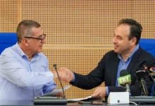Παπαστεργίου–Κουρέτας:-Η-κόντρα-κορυφής-και-ο-πολίτης-στη-μέση