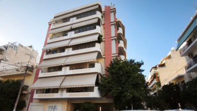 Καλλιθέα:-«Μας-είπαν-ότι-μπήκαν-βόμβες-επί-της-Λασκαρίδου-και-να-βγούμε-έξω»-λένε-κάτοικοι-–-Απομακρύνθηκαν-τα-φιαλίδια