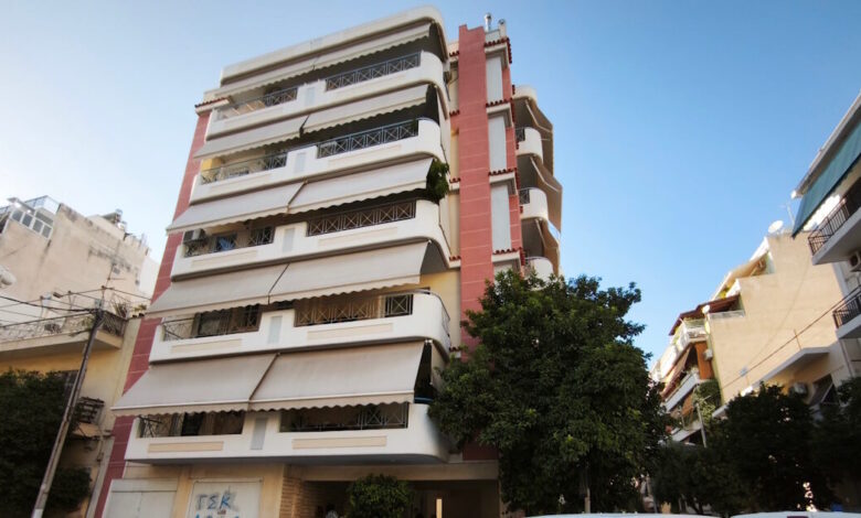 Καλλιθέα:-«Μας-είπαν-ότι-μπήκαν-βόμβες-επί-της-Λασκαρίδου-και-να-βγούμε-έξω»-λένε-κάτοικοι-–-Απομακρύνθηκαν-τα-φιαλίδια