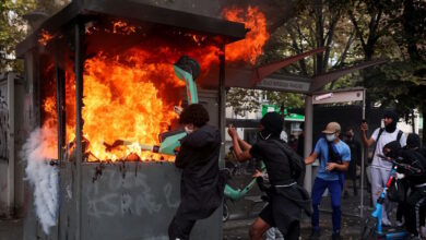 «Χάος»-στο-Βέλγιο:-Διαδηλώσεις-φοιτητών-κατά-του-κόστους-της-εκπαίδευσης-με-«άρωμα»-Γαλλίας-–-Έσπασαν-βιτρίνες-και-έκαψαν-κάδους
