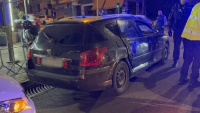 Θεσσαλονίκη:-Καταδίωξη-καταγράφηκε-σε-live-μετάδοση-–-Οδηγός-που-μετέφερε-μετανάστες-τράκαρε-ΙΧ-και-διέφυγε-πεζός