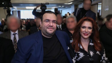 Ο-Φίλιππος-Καμπούρης-και-η-σύζυγός-του-δήλωναν-εργαζόμενοι-και-«άρπαξαν»-ακόμα-και-τις-αποζημιώσεις-του-Δημοσίου-για-τον-covid