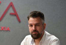 Μελίδης:-Να-επιστρέψουν-τις-έδρες-στον-ΣΥΡΙΖΑ-έως-την-Τετάρτη-οι-ανεξάρτητοι-βουλευτές