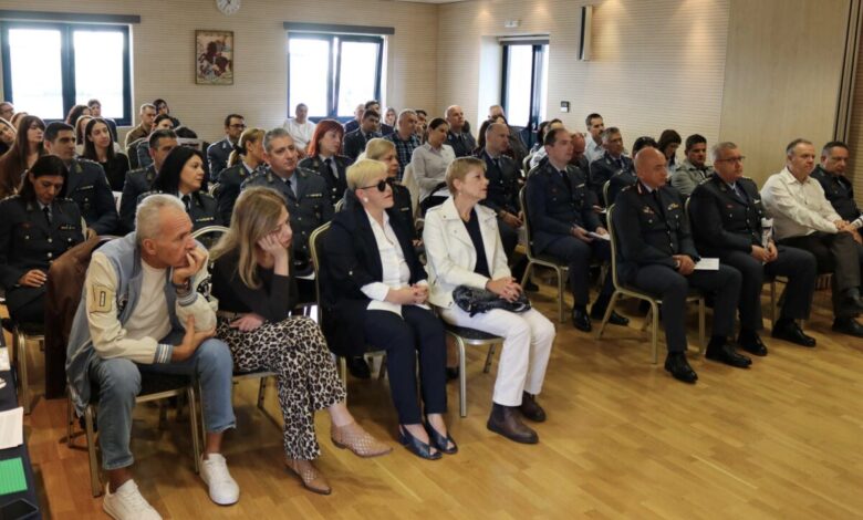 Θεσσαλία:-Εκπαίδευση-αστυνομικών-στην-υποστήριξη-τυφλών