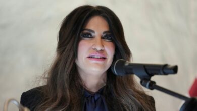dailymail:-Έρευνα-του-Στέιτ-Ντιπάρτμεντ-για-την-Κίμπερλι-Γκιλφόιλ-–-Οι-καταγγελίες-για-τη-συμπεριφορά-της-και-την-πολυτελή-ζωή-στην-Αθήνα