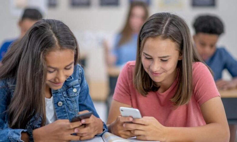 influencer-θέλει-να-γίνει-1-στους-4-εφήβους-–-Προσδοκία-δημοσιότητας-και-γρήγορος-πλουτισμός-–-Τι-δείχνει-έρευνα-του-ΕΚΠΑ