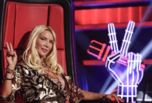 Πάολα:-Η-εκθαμβωτική-είσοδος-στο-«the-voice»,-το-φιλί-στην-Έλενα-Παπαρίζου-και-ο-ξέφρενος-χορός-τους