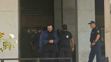 Φίλιππος-Καμπούρης:-Στον-ανακριτή-μαζί-με-τη-σύζυγό-του-για-την-απάτη-κατά-του-ΕΦΚΑ-–-Κατηγορούνται-για-πέντε-κακουργήματα-και-ένα-πλημμέλημα