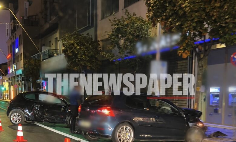 Σφοδρή-σύγκρουση-δύο-αυτοκινήτων-τα-ξημερώματα-στο-κέντρο-του-Βόλου