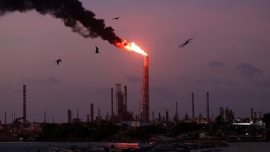 Πάνω-από-τα-103-δολάρια-το-brent,-στα-81-ευρώ-το-φυσικό-αέριο-–-Μικρή-η-επίπτωση-από-τη-συμφωνία-Τράμπ-με-Πούτιν-για-το-ντίζελ
