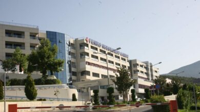 Επίθεση-σε-οδηγούς-ταξί-στη-Λαμία-–-Τον-βούτηξε-από-το-λαιμό-και-τον-πέταξε-κάτω