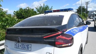 Μαρούσι:-«Μαϊμού»-υπάλληλοι-εταιρείας-κοινοχρήστων-εξαπάτησαν-ηλικιωμένη-–-Γκρέμισαν-με-βαριοπούλα-την-κρυψώνα-που-είχε-λίρες-και-μετρητά
