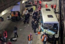 Σύγκρουση-λεωφορείου-με-εμπορευματική-αμαξοστοιχία-στη-σήραγγα-της-Μάγχης-–-19-τραυματίες