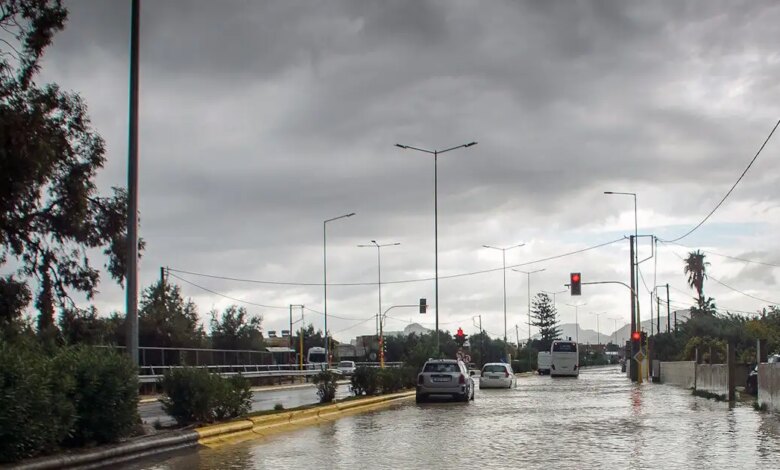 Καιρός-σήμερα:-Βροχές-και-καταιγίδες-με-λίγα-χιόνια-στα-βουνά-–-Πέφτει-η-θερμοκρασία