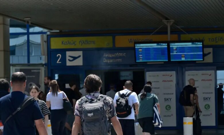Αεροδρόμιο-Ελ-Βενιζέλος:-Συνελήφθησαν-21χρονος-και-24χρονη-για-κλοπές-σε-βάρος-επιβατών-–-Πάνω-από-5.000-ευρώ-η-λεία