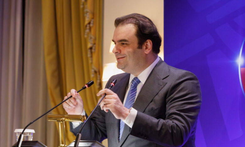 Πιερρακάκης:-Στα-5,3-δισ.-ευρώ-οι-βρετανικές-επενδύσεις-στην-Ελλάδα-το-2025