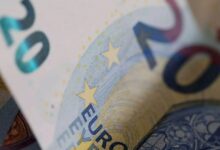 Κατερίνη:-Εξαπάτησαν-ηλικιωμένη-με-το-πρόσχημα-του-εφοριακού-–-Της-έκλεψαν-λίρες-και-κοσμήματα-αξίας-7.000-ευρώ