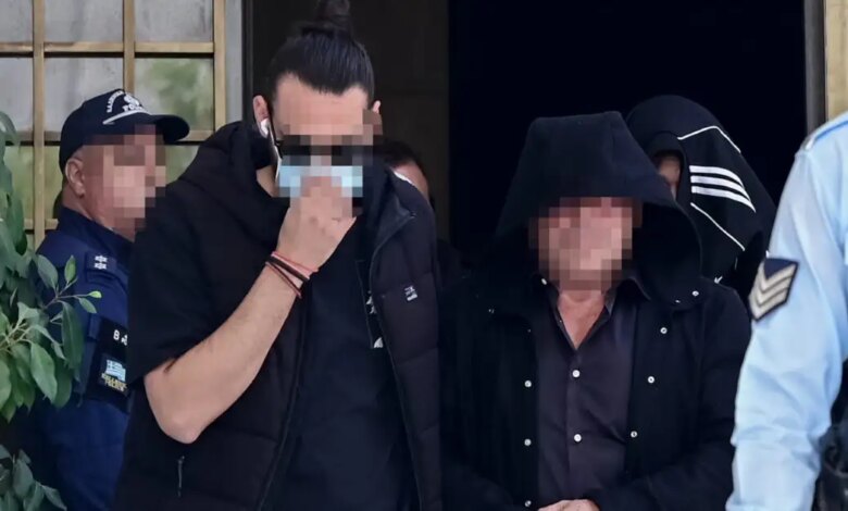 pizza-fan:-Διάλογοι-«φωτιά»-για-τη-φοροδιαφυγή-–-«Μέχρι-40-ευρώ-μπορεί-να-βγει-“κέρασμα”»,-«δεν-θα-εκτεθούμε-μόνοι-μας-σαν-τους-μ@@κες»