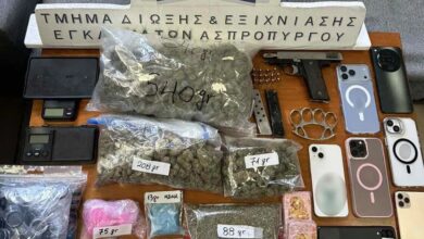 Δραπετσώνα:-Τρεις-συλλήψεις-για-διακίνηση-ναρκωτικών-–-Κατασχέθηκαν-κάνναβη,-κοκαΐνη-και-σιδερογροθιά