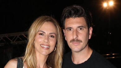 Ντορέττα-Παπαδημητρίου-και-Γιώργος-Γεροντιδάκης-μέσα-σε-εργοστάσιο-σοκολάτας στη-Ζυρίχη-της-Ελβετίας