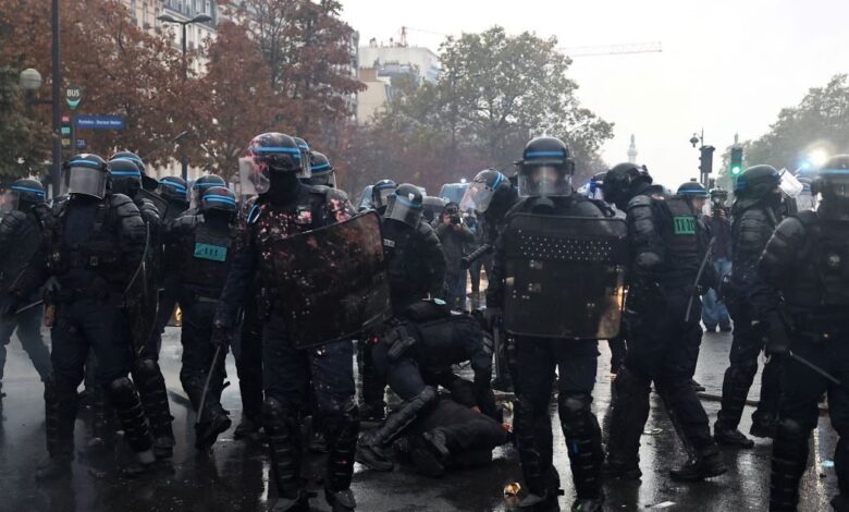Γαλλία:-1.314-προσαγωγές-σε-όλη-τη-Γαλλία-και-126-συλλήψεις-στο-Παρίσι-–-Τραυματίστηκαν-53-αστυνομικοί