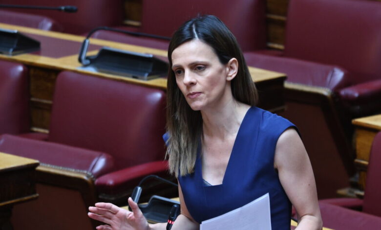 Έφη-Αχτσιόγλου:-Δεν-είχα-χρησιμότητα-στη-Βουλή-–-Η-προσωπικότητα-του-Τσίπρα-έχει-βαρύνουσα-σημασία