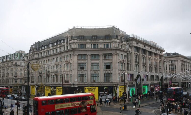 Τέλος-εποχής-για-τη-διάσημη-oxford-street-του-Λονδίνου:-Έγινε-πεζόδρομος-–-Για-«ιστορική-στιγμή»-έκανε-λόγο-ο-δήμαρχος