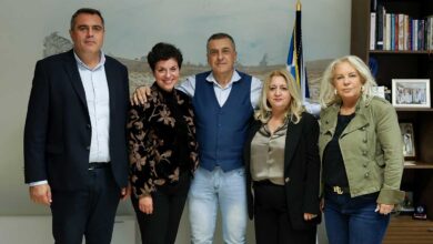 Με-ρακόμελο-και-λουκούμια-οι-ευχές-στον-Κουρέτα