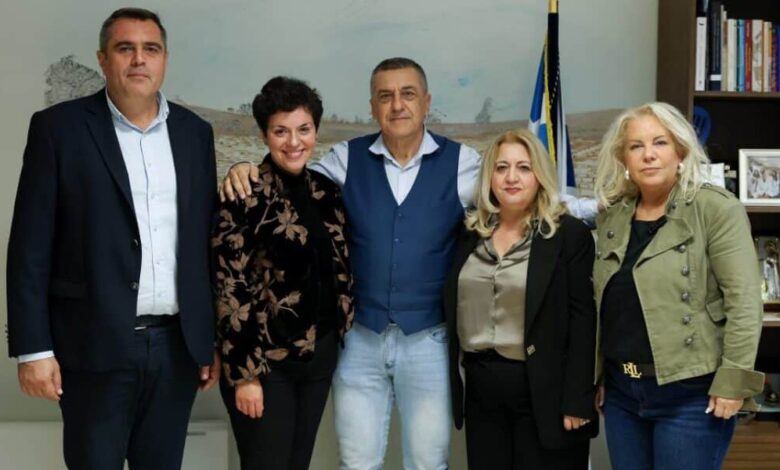 Ευχές-για-την-γιορτή-του-δέχτηκε-ο-Περιφερειάρχης-Θεσσαλίας-Δημήτρης-Κουρέτας 