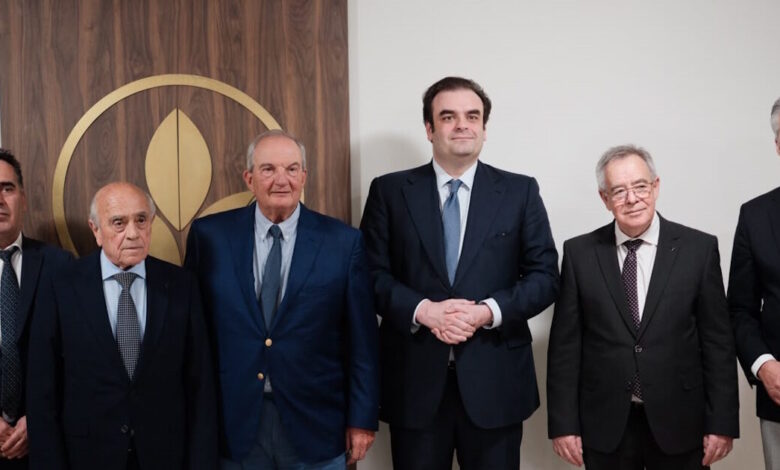 Πιερρακάκης:-«Φρένο»-στις-αυξήσεις-φόρου-στα-καπνικά-–-Από-το-2036-οι-νέες-επιβαρύνσεις