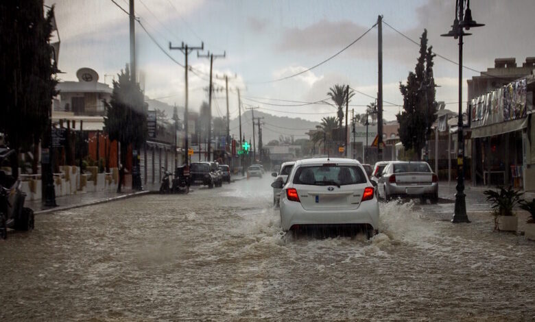 Καιρός:-Βροχές-και-καταιγίδες-την-28η-Οκτωβρίου-–-Σε-«red-code»-10-περιοχές-και-η-Αττική