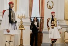 Πέρα-από-την-Κίμπερλι-Γκιλφόιλ:-Πρέσβεις-που-απομακρύνθηκαν-μετά-από-σκάνδαλα-–-Από-το-ερωτικό-blog-μέχρι-τον-διπλωμάτη-που-αποκοιμήθηκε