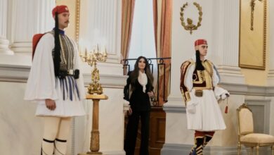 Πέρα-από-την-Κίμπερλι-Γκιλφόιλ:-Πρέσβεις-που-απομακρύνθηκαν-μετά-από-σκάνδαλα-–-Από-το-ερωτικό-blog-μέχρι-τον-διπλωμάτη-που-αποκοιμήθηκε
