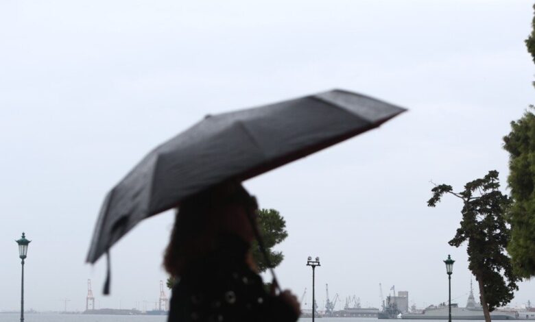 Καιρός-σήμερα:-Βροχές-και-καταιγίδες-–-Θερμοκρασία-στους-15-βαθμούς-και-6-μποφόρ-οι-άνεμοι-στο-Αιγαίο