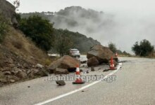 Κακοκαιρία-στην-Φθιώτιδα:-Τεράστιοι-βράχοι-έκλεισαν-τον-δρόμο-Διλόφου-–-Περιβολίου,-δείτε-φωτογραφίες