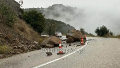 Κακοκαιρία-στην-Φθιώτιδα:-Τεράστιοι-βράχοι-έκλεισαν-τον-δρόμο-Διλόφου-–-Περιβολίου,-δείτε-φωτογραφίες