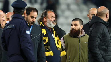 ΠΑΟΚ-–-ΑΕΚ:-Η-ένταση-στο-φινάλε-και-ο-διάλογος-Ηλιόπουλου-με-Σαββίδη