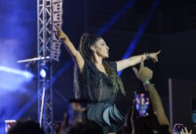 the-voice:-Ξέσπασε-η-Έλενα-Παπαρίζου-με-το-bullying-για-τα-κιλά-της-–-«Το-‘χω-φάει-με-το-φτυάρι,-δεν-το-δέχομαι»