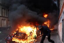 Η-Γαλλία-«παραλύει»:-Επεισόδια,-λεηλασίες-και-σπασμένες-βιτρίνες-σε-Παρίσι,-Μασσαλία,-Λιλ-και-Λυών-–-Διαδηλωτής-ακρωτηριάστηκε-στο-Σαιντ-Ετιέν