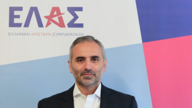 Παρέμβαση-Καρπουχτσή-για-να-αποτραπεί-η-έξωση-92χρονης-με-αναπηρία-87%:-«Η-αξιοπρέπεια-δεν-πλειστηριάζεται»
