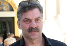 Στάθης-Μαντζώρος:-Η-έκκληση-του-πατέρα-του-για-οικονομική-βοήθεια-–-«Πρέπει-να-πάει-στο-εξωτερικό-σε-κέντρο-αποκατάστασης»