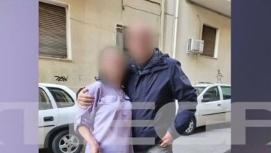 «Το-Χωριάτικο»:-Φωτογραφία-ντοκουμέντο-με-τον-αστυνομικό-που-εμπλέκεται-στο-κύκλωμα-–-Ο-ρόλος-του-στα-strip-clubs
