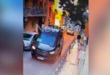 Έκρηξη-στην-Πλάκα:-Συγκλονίζει-ο-οδηγός-του-αυτοκινήτου-–-«Σοκαρίστηκα,-προσπάθησα-να-ανοίξω-την-πόρτα-για-να-βγω-έξω»
