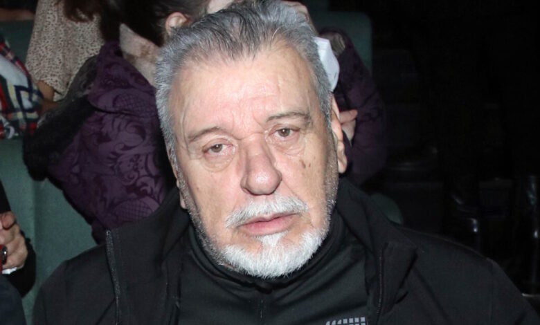 Τάσος-Χαλκιάς:-«Δεν-υπάρχουν-πια-Μπιθικώτσηδες,-Θεοδωράκηδες,-Χατζιδάκιδες,-τώρα-υπάρχει-ο-Φοίβος,-ο-Καρβέλας»