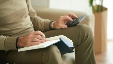 Σύνταξη-από-το-Δημόσιο:-aπό-2-Νοεμβρίου-μόνο-ηλεκτρονικά-η-αίτηση-στον-e-ΕΦΚΑ-–-Όλα-όσα-πρέπει-να-γνωρίζετε