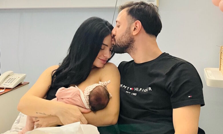 the-bachelor:-Η-Αντζελίνα-Χαλντέντα-έγινε-μητέρα-–-Οι-αναρτήσεις-από-το-μαιευτήριο