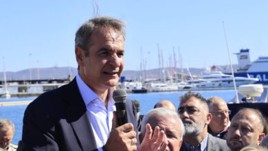 Κυριάκος-Μητσοτάκης:-Η-Ελλάδα-δεν-θα-ξαναγυρίσει-στις-εποχές-των-λαϊκιστών-που-έταζαν-ότι-μπορούν-«με-έναν-νόμο-και-με-ένα-άρθρο»-να-σκίζουν-τα-μνημόνια