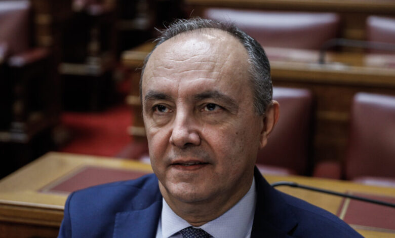 Καράογλου:-Η-ΝΔ-να-απευθυνθεί-σε-Ελληνική-Λύση,-Νίκη,-Λατινοπούλου,-Σαμαρά-και-Καρυστιανού-αν-δεν-πετύχει-αυτοδυναμία-–-ΠΑΣΟΚ:-«Αποκαλύφθηκε-η-κρυφή-ατζέντα-Μητσοτάκη»