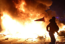 Ευρώπη-στα-οδοφράγματα:-Απαγόρευση-κυκλοφορίας-στη-Γαλλία,-στρατός-στο-Μιλάνο-και-χάος-στην-Αλβανία