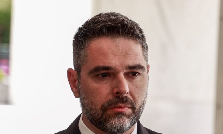 Γιάννης-Σαρακιώτης:-Ανοιχτή-η-προσέγγιση-με-Τσίπρα,-αιχμές-για-τις-κόντρες-στην-αντιπολίτευση